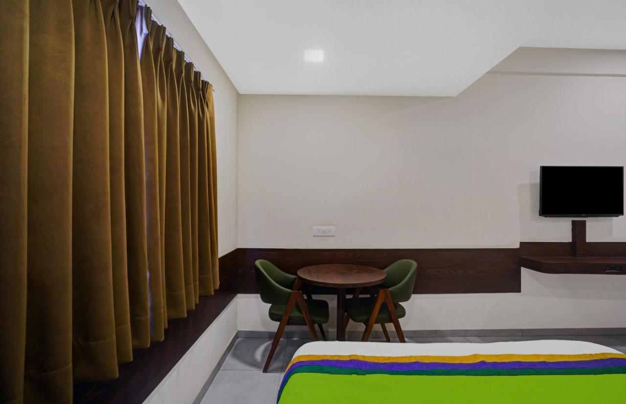 Greenotel Rooms Hazira, Surat Exterior photo