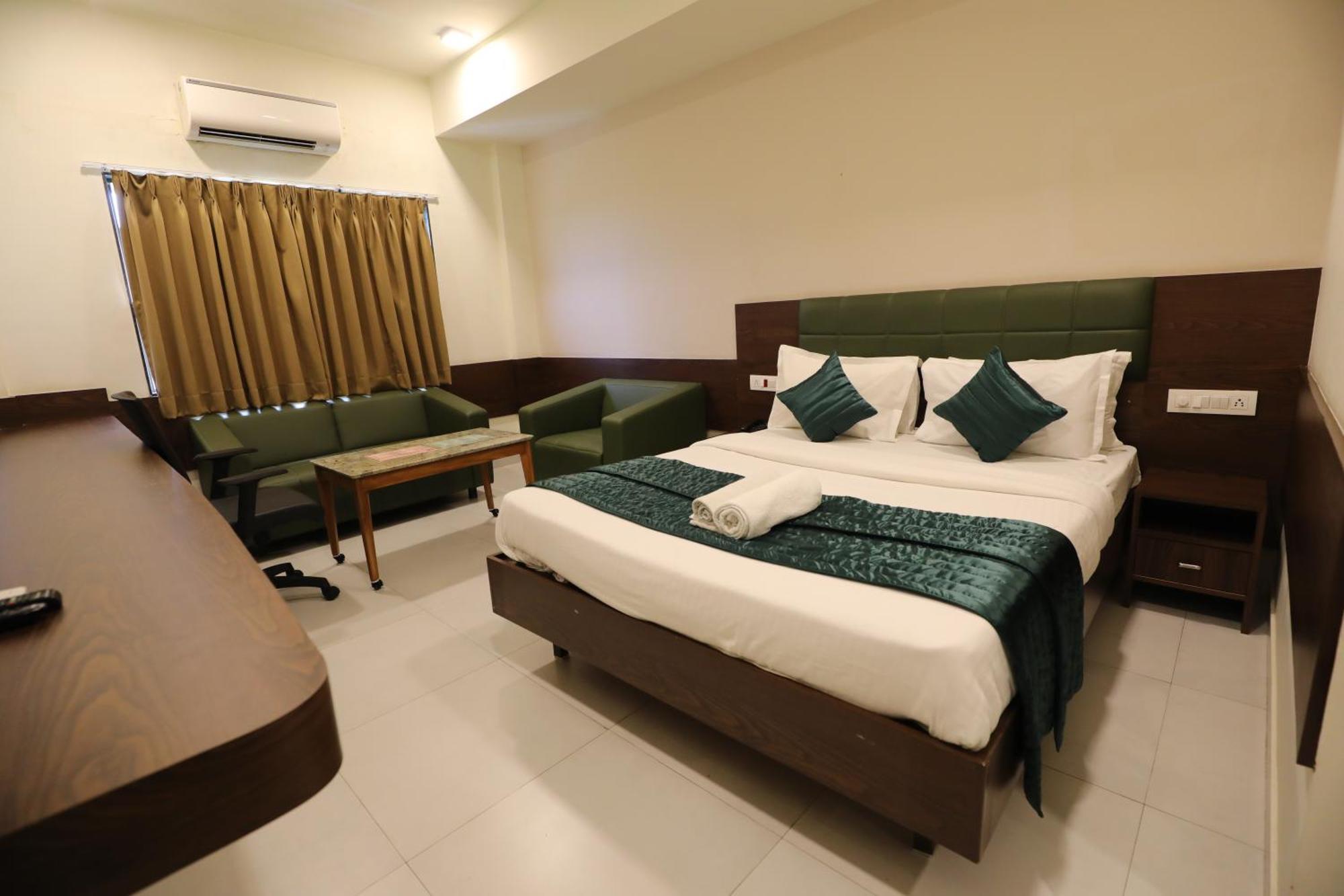 Greenotel Rooms Hazira, Surat Exterior photo