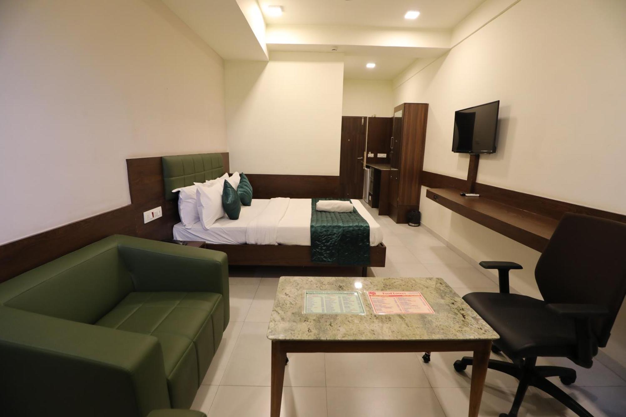 Greenotel Rooms Hazira, Surat Exterior photo